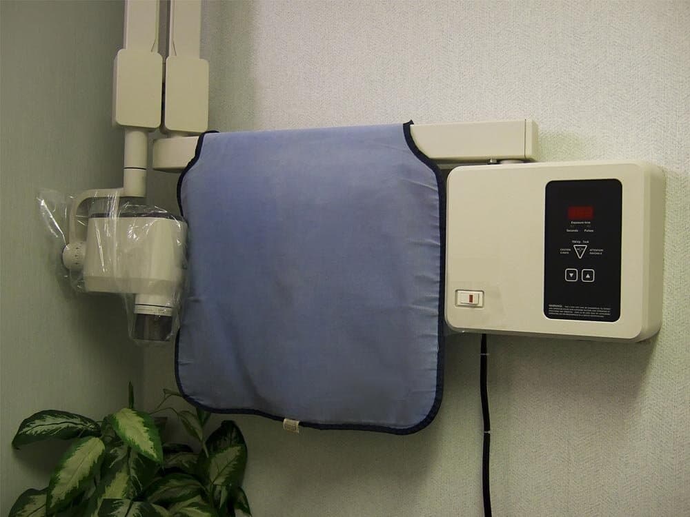 Old-Wall-Mounted-Dental-X-Ray